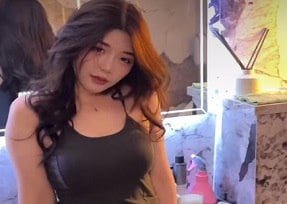 Дочь была поймана ее отчимом на летнем фестивале